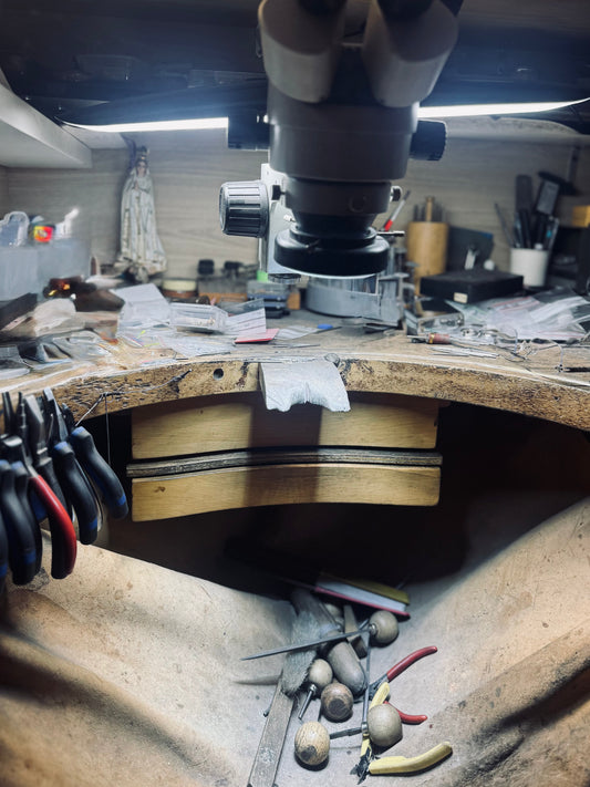 Un établi de travail à l'atelier 